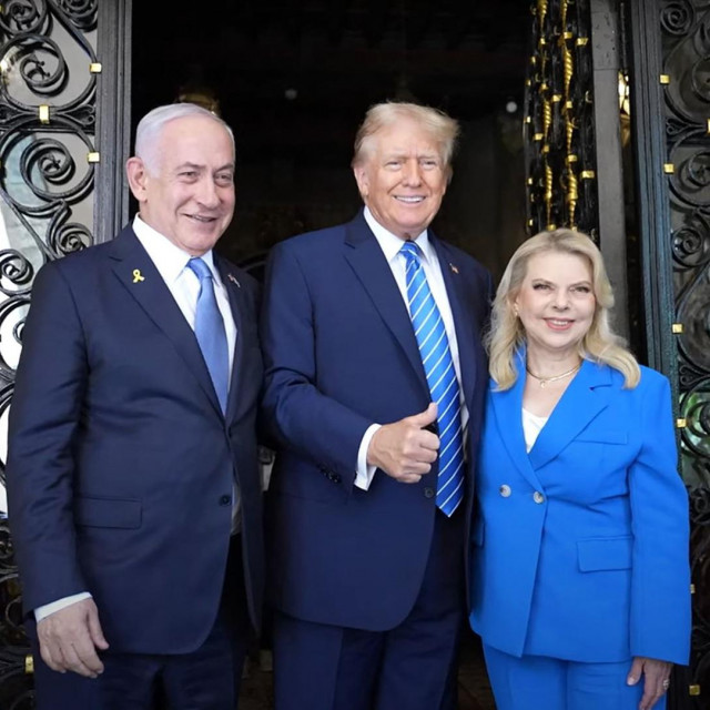 &lt;p&gt;Netanyahu sa suprugom Sarom tijekom posjeta američkom predsjedničkom kandidatu Donaldu Trumpu&lt;/p&gt;