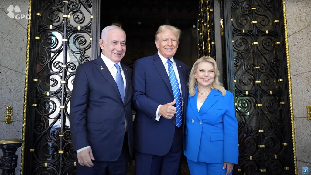 &lt;p&gt;Netanyahu sa suprugom Sarom tijekom posjeta američkom predsjedničkom kandidatu Donaldu Trumpu&lt;/p&gt;