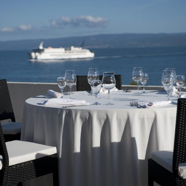 &lt;p&gt;Detalj s terase restorana Adriatic Grašo&lt;br&gt;
&lt;br&gt;
&lt;br&gt;
&lt;br&gt;
&lt;br&gt;
&lt;br&gt;
&lt;br&gt;
&lt;br&gt;
&lt;br&gt;
&lt;br&gt;
&lt;br&gt;
&lt;br&gt;
&lt;br&gt;
&lt;br&gt;
&lt;br&gt;
&lt;br&gt;
&lt;br&gt;
&lt;br&gt;
 &lt;/p&gt;