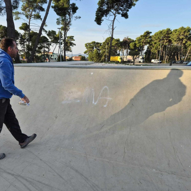 &lt;p&gt;Uklanjanje natpisa u skate parku&lt;/p&gt;