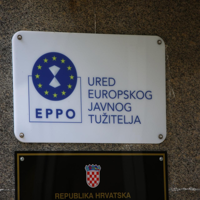 &lt;p&gt;Ured europskog javnog tužitelja (EEPO) u Zagrebu podigao je optužnicu protiv četiri osobe koje tereti da su iskoristili svoj položaj kako bi jednom trgovačkom društvu po uvećanim cijenama dodijelili posao oko izgradnje sortirnice u Mihačevoj Dragi&lt;/p&gt;