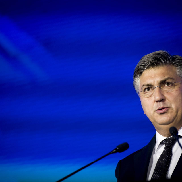 &lt;p&gt; Andrej Plenkovic je poslao poruku generalima, časnicima i vojnicima, rekavši kako to što Milanović radi Kundidu radi svakom od njih ponaosob. ‘Ne poštuje vas, ne da vam da kažete gdje to dvojica vaših kolega i časnika trebaju ići”&lt;/p&gt;