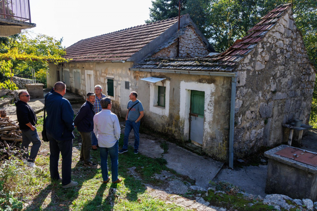 &lt;p&gt;Ivan Turić iz Župe dobit ce preuređeni dom zahvaljujući načelniku Općine Zagvozd i ljudima koji su se odazvali pozivu za pomoć u obnovi kuće&lt;/p&gt;