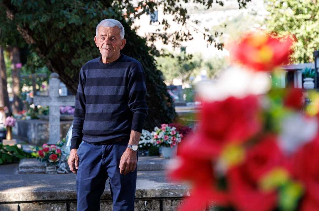 &lt;p&gt;Mirko i u svojim sedamdesetima istim žarom obavlja svoju dužnost grobara i zvonara jednako kao tog dana kad je otišao maršal Tito&lt;/p&gt;