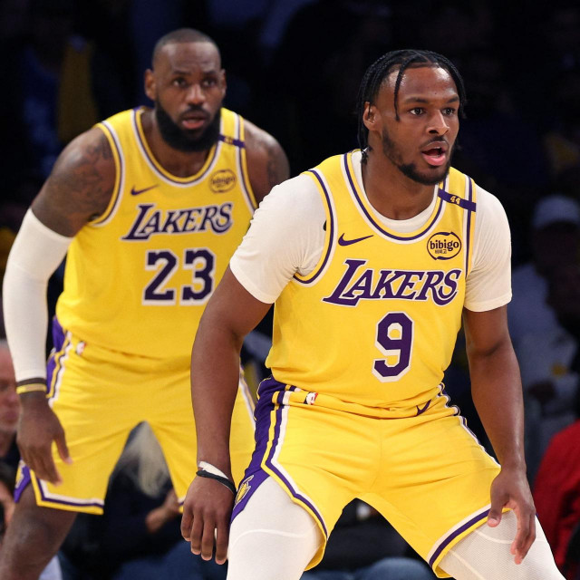 &lt;p&gt;LeBron i Bronny James u dresu Lakersa&lt;/p&gt;