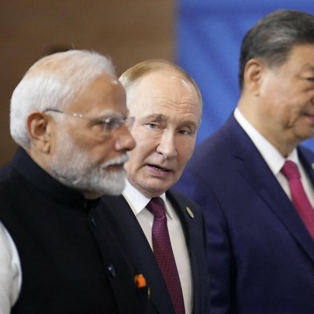 &lt;p&gt;Lideri Indije, Rusije, Kine i drugih država BRICS-a poslali su poruku Zapadu. Narendra Modi, Vladimir Putin i Xi Jinping &lt;/p&gt;