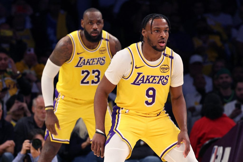 &lt;p&gt;LeBron i Bronny James u dresu Lakersa&lt;/p&gt;