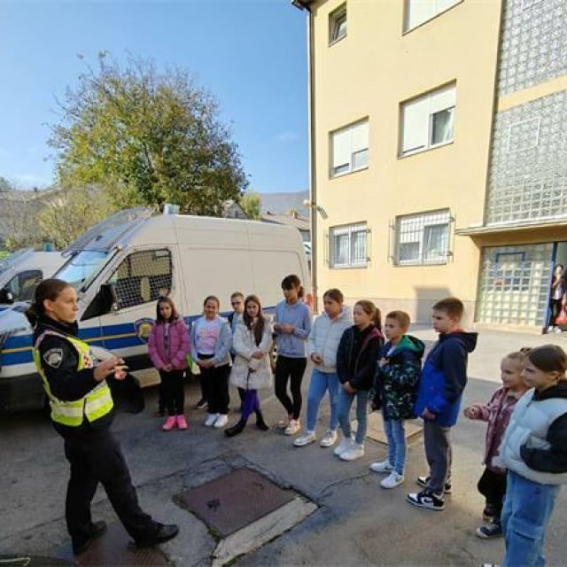 &lt;p&gt;Policija u Korenici&lt;/p&gt;