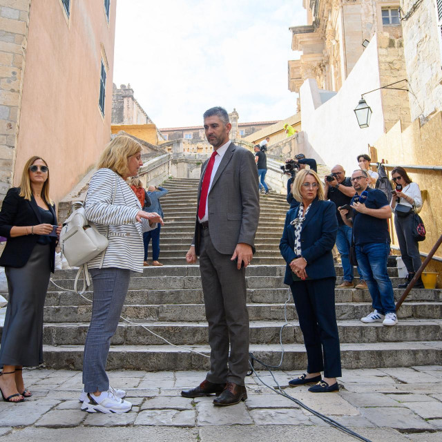 &lt;p&gt;Skalini od Jezuita po prvi će put doživjeti temeljitu obnovu, no poljana Ruđera Boškovića nije ni blizu dogovora&lt;/p&gt;