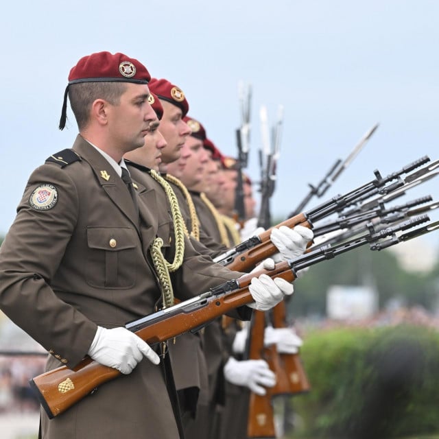 &lt;p&gt;NATO je već podigao borbenu spremnost na Baltiku, Poljskoj ili Rumunjskoj. U tome već sada sudjeluju i hrvatski vojnici&lt;/p&gt;