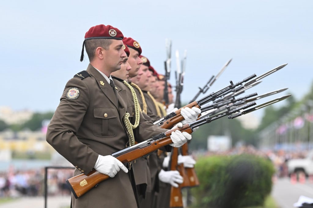 &lt;p&gt;NATO je već podigao borbenu spremnost na Baltiku, Poljskoj ili Rumunjskoj. U tome već sada sudjeluju i hrvatski vojnici&lt;/p&gt;