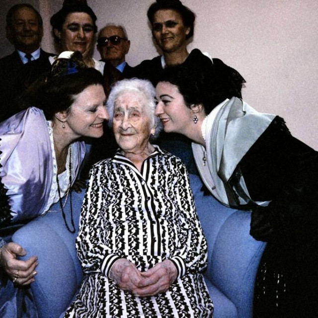 &lt;p&gt;Jeanne Calment,najstariju Francuskinju na proslavi svoga  114. rođendana  21. veljače 1989.&lt;/p&gt;