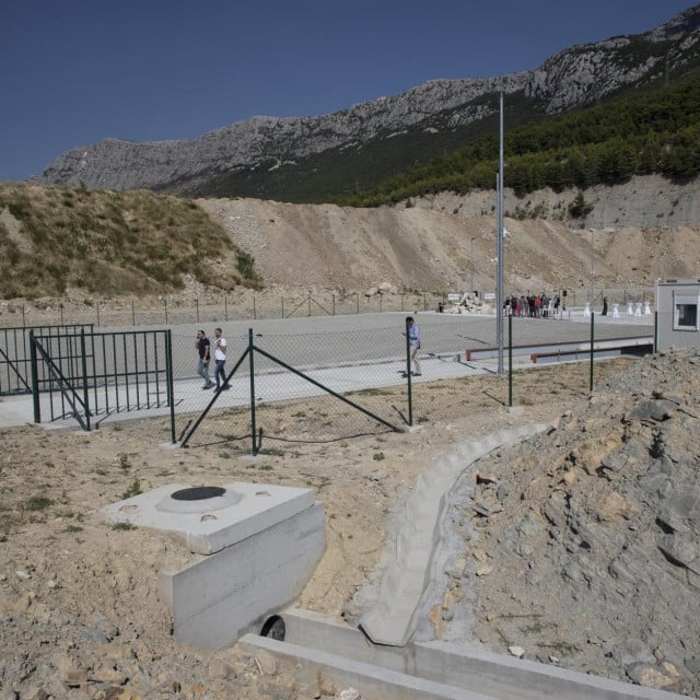 &lt;p&gt;U tupinolomu Sv.Juraj tvrtke Cemex otvoreno je i prvo reciklažno dvorište za gradjevinski otpad u Splitsko-dalmatinskoj županiji&lt;/p&gt;