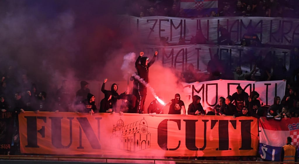 &lt;p&gt;Sibenik, 150924.&lt;br&gt;
Stadion Subicevac.&lt;br&gt;
Nogometna utakmica 6. kola SuperSport HNL-a, Sibenik - Varazdin.&lt;br&gt;
Na fotografiji: Funcuti, bakljada.&lt;br&gt;