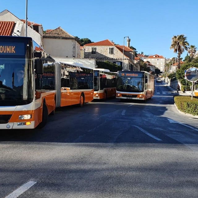 &lt;p&gt;Autobus-harmonika gradskog prijevoznika Libertasa&lt;/p&gt;