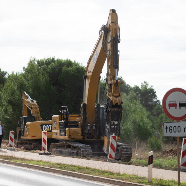 &lt;p&gt;Zadar, 021123 Zapocela je 3. i zavrsna faza radova na aglomeraciji Zadar-Petrcane. Radove izvodi tvrtka Euro projekt d.o.o.. Na fotografiji: radovi.