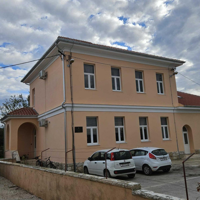 <p>Područna &scaron;kola Ljubač</p>