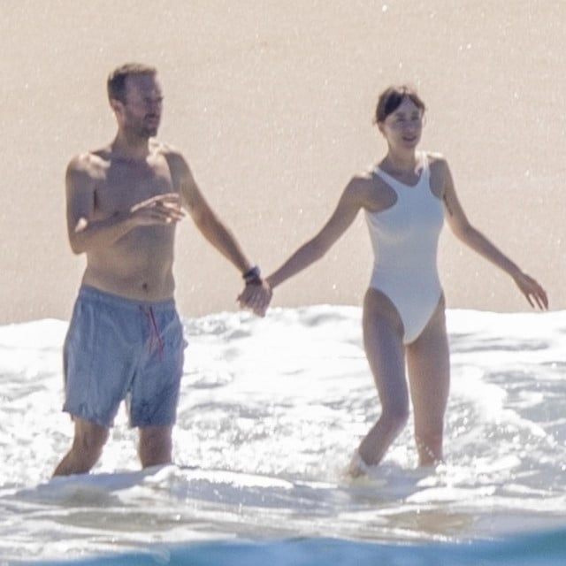 &lt;p&gt;Chris Martin i Dakota Johnson na odmoru u Meksiku u veljači ove godine&lt;/p&gt;