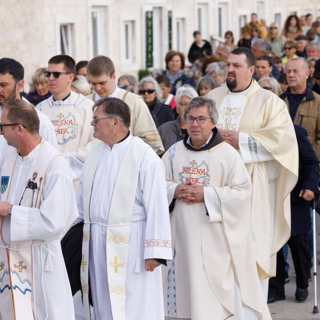 &lt;p&gt;Procesija gradskim ulicama u povodu Dana grada Trogira&lt;/p&gt;