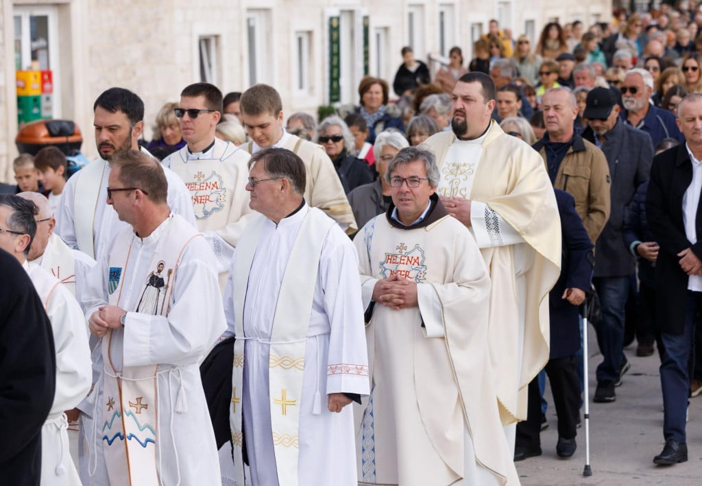 &lt;p&gt;Procesija gradskim ulicama u povodu Dana grada Trogira&lt;/p&gt;