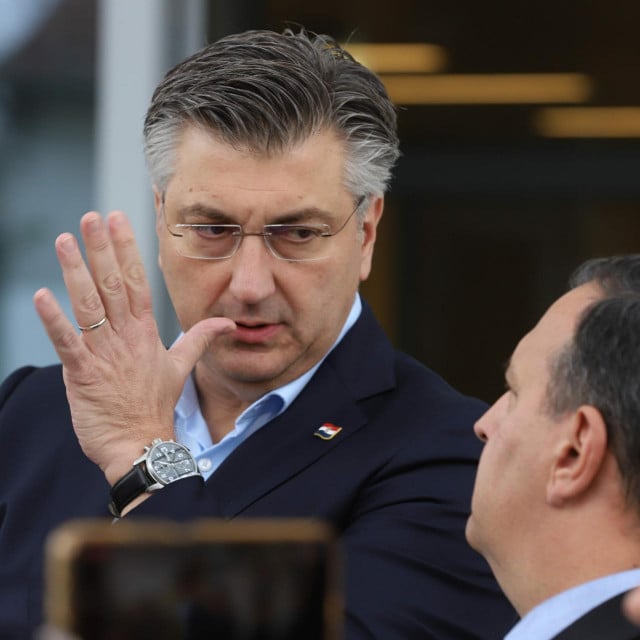 &lt;p&gt;Premijer Andrej Plenković s tadašnjim ministrom zdravstva Vilijem Berošom prije nešto više od mjesec dana&lt;/p&gt;