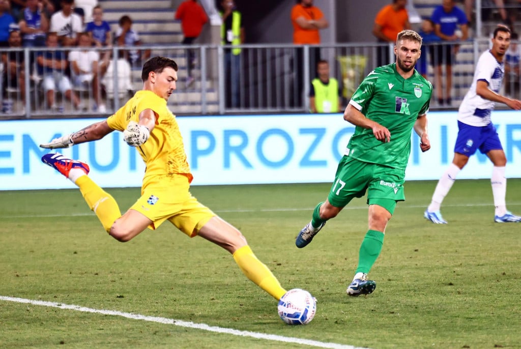 &lt;p&gt;Osijek, 250724.&lt;br&gt;
Opus Arena.&lt;br&gt;
Prva utakmica 2. pretkola nogometne UEFA Konferencijske lige Osijek - Levadia.&lt;br&gt;
Na fotografiji: Nikola Cavlina.&lt;br&gt;