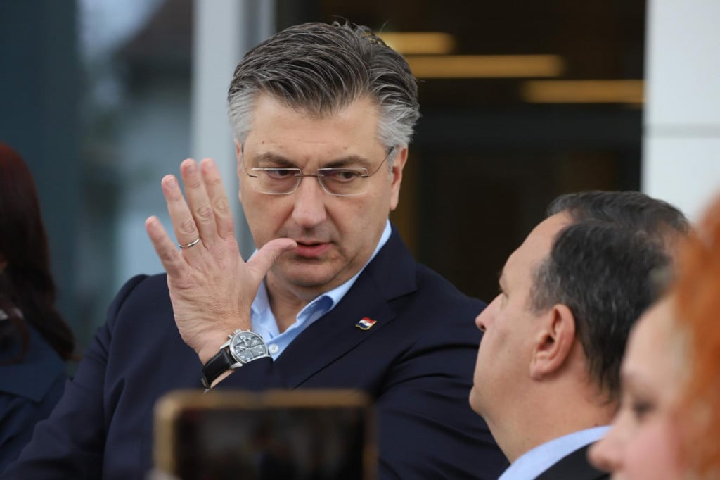 &lt;p&gt;Premijer Andrej Plenković s tadašnjim ministrom zdravstva Vilijem Berošom prije nešto više od mjesec dana&lt;/p&gt;