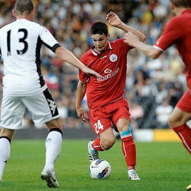 &lt;p&gt;Ante Erceg i Danny Murphy na utakmici Fulham - Split u Londonu 2011. godine&lt;/p&gt;