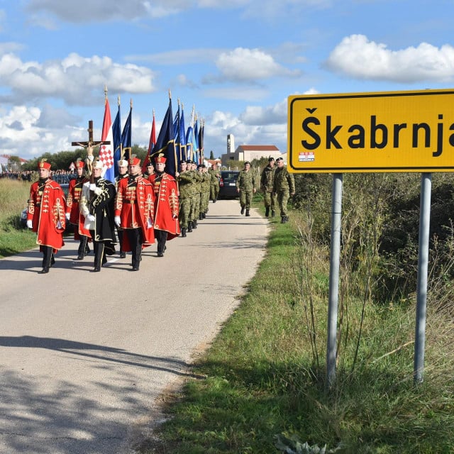 &lt;p&gt;33 godina kasnije, bol nije ništa manja&lt;/p&gt;