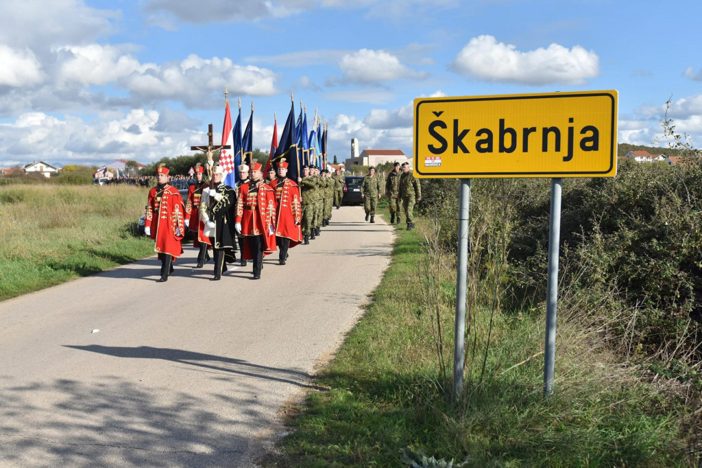 &lt;p&gt;33 godina kasnije, bol nije ništa manja&lt;/p&gt;