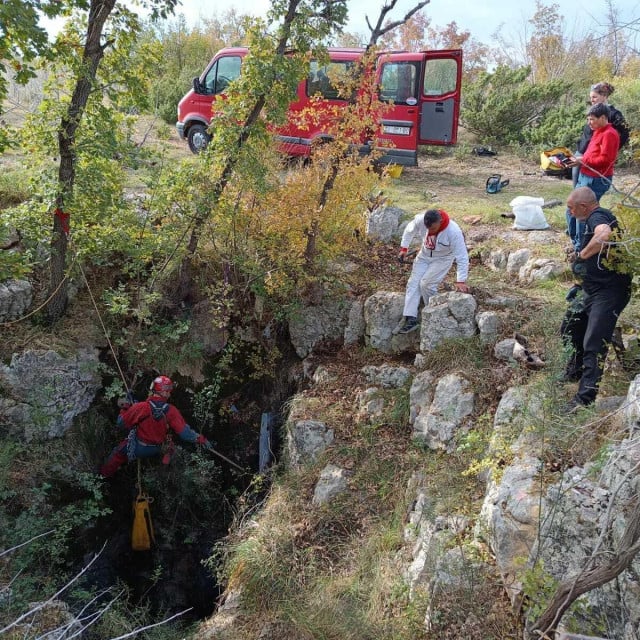 &lt;p&gt;Odrađene su pripreme za čiščenje jedine preostale onečišćene jame na području NP Krka&lt;/p&gt;