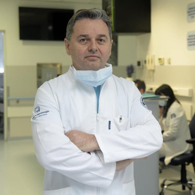 &lt;p&gt;Prof. dr. sc. Krešimir Rotim, neurokirurg. Dvije Splićanke, odnosno njihovi brat i otac, imali su neugodna iskustva s njim&lt;/p&gt;