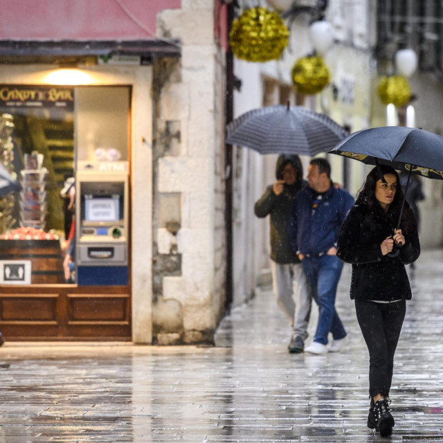 &lt;p&gt;žuti meteoalarm zbog kiše i grmljavinskog nevremena upaljen za cijelu Županiju&lt;/p&gt;