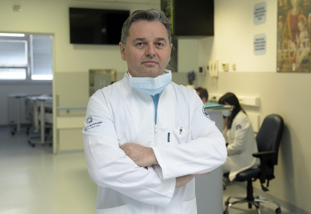 &lt;p&gt;Prof. dr. sc. Krešimir Rotim, neurokirurg. Dvije Splićanke, odnosno njihovi brat i otac, imali su neugodna iskustva s njim&lt;/p&gt;