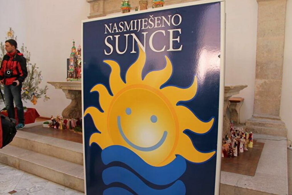 &lt;p&gt;Nasmiješeno Sunce&lt;/p&gt;