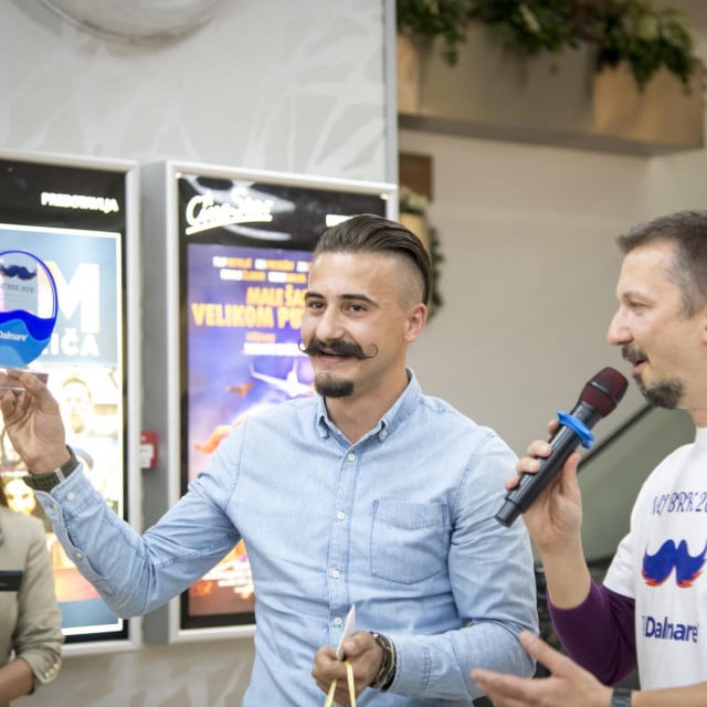 &lt;p&gt;Sibenik, 231124. U Dalmare shoping centru odrzala se panel rasprava o podizanju svijesti o prevenciji raka prostate i testisa, te izbor za NAJ BRK. Na fotografiji: Pobjednik izbora NAJ BRK, Mario Paic.