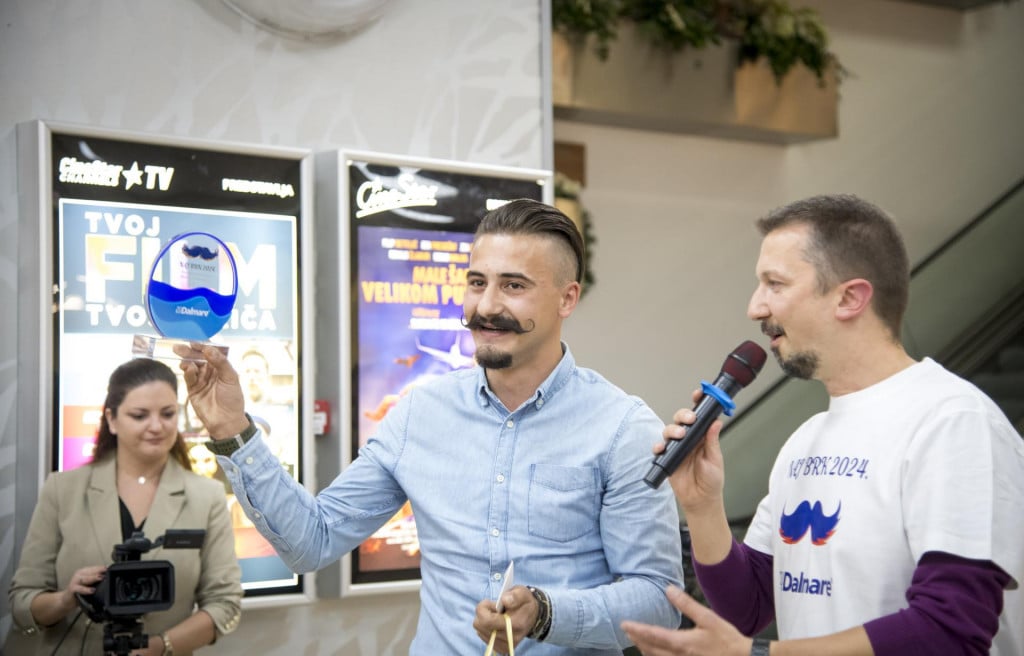 &lt;p&gt;Sibenik, 231124. U Dalmare shoping centru odrzala se panel rasprava o podizanju svijesti o prevenciji raka prostate i testisa, te izbor za NAJ BRK. Na fotografiji: Pobjednik izbora NAJ BRK, Mario Paic.