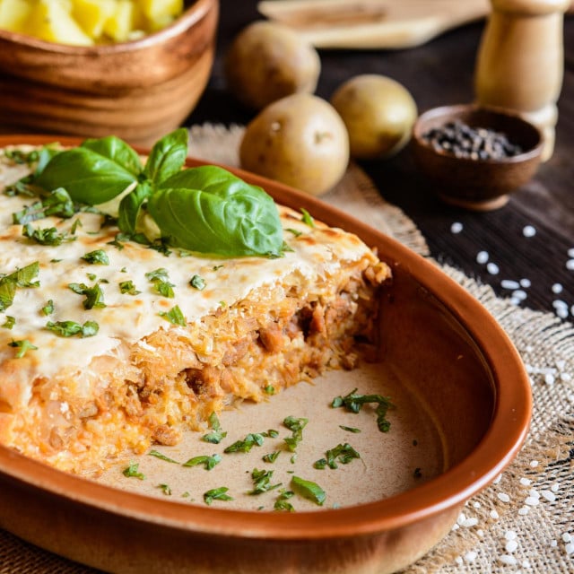 &lt;p&gt;Kolozsvari Kaposzta - Varza a la Cluj - layered sour cabbage with minced meat and rice, topped with sour cream, served with potato&lt;/p&gt;