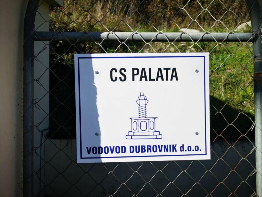 &lt;p&gt;U srijedu i četvrtak uzeti uzorci vode s crpilišta Palata zbog neugodnog mirisa na koje se žale potrošači&lt;/p&gt;