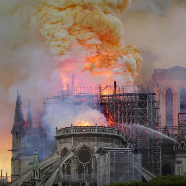 &lt;p&gt;Razorni požar zahvatio je Notre-Dame 15. travnja 2019. godine&lt;/p&gt;