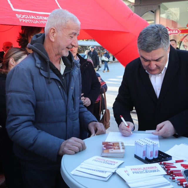 &lt;p&gt; Milanović je u subotu u Puli prikupljao potpsie za svoju kandidaturu&lt;/p&gt;