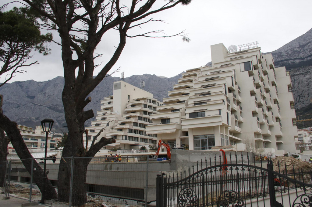 &lt;p&gt;Od Brela do Gradca novogodišnji dočeci zatvorenog tipa organizirat će se samo u makarskom Valamar hotelu Meteor, podgorskoj Aurori i baškovoškoj Slaviji&lt;/p&gt;

&lt;p&gt;&lt;br&gt;
 &lt;/p&gt;