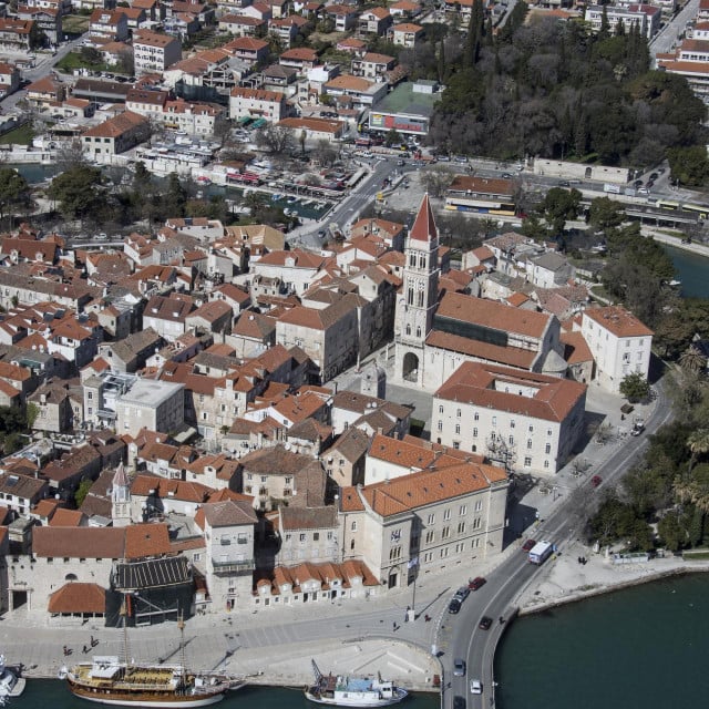 &lt;p&gt;Trogir&lt;/p&gt;