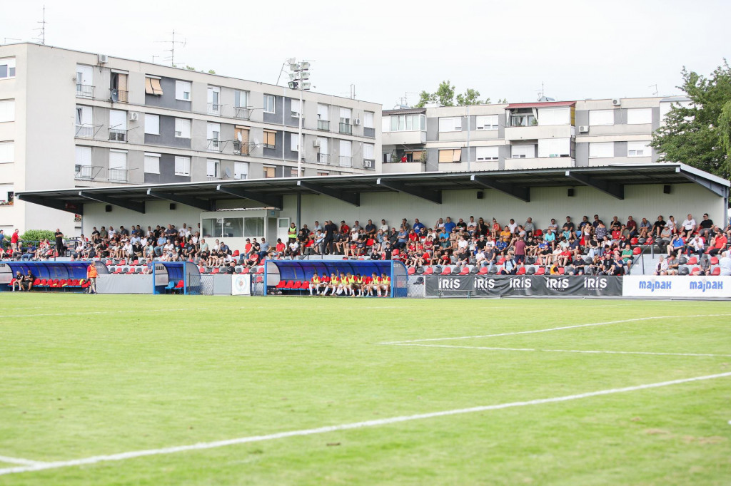 &lt;p&gt;Zagreb, 090624. Stadion NK Kustosija. Stadion Gradski vrt. Kvalifikacijska utakmica za SuperSport 1. NL, Kustosija - Orijent. Na fotografiji: navijaci