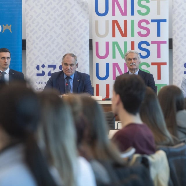 &lt;p&gt;Na fotografiji: Ivan Žižić ravnatelj Studentskog centra, Blaženko Boban župan, Dragan Ljutić rektor te Jerko Šarić predstavnik studenata&lt;/p&gt;