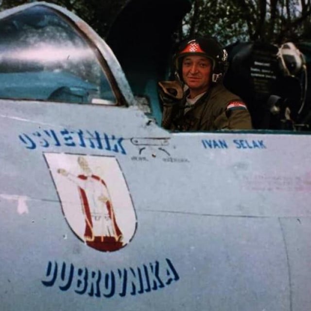 &lt;p&gt;Legendarni umirovljeni vojni pilot Ivan Selak u ‘Osvetniku Dubrovnika‘&lt;/p&gt;