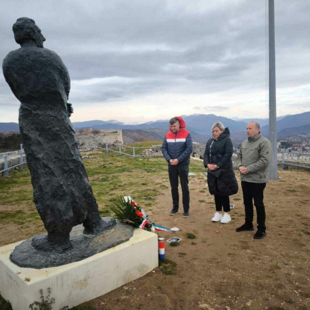 &lt;p&gt;Na kninskoj Tvrđavi obilježena 25. godišnjica smrti prvog hrvatskog predsjednika dr. Franje Tuđmana&lt;/p&gt;