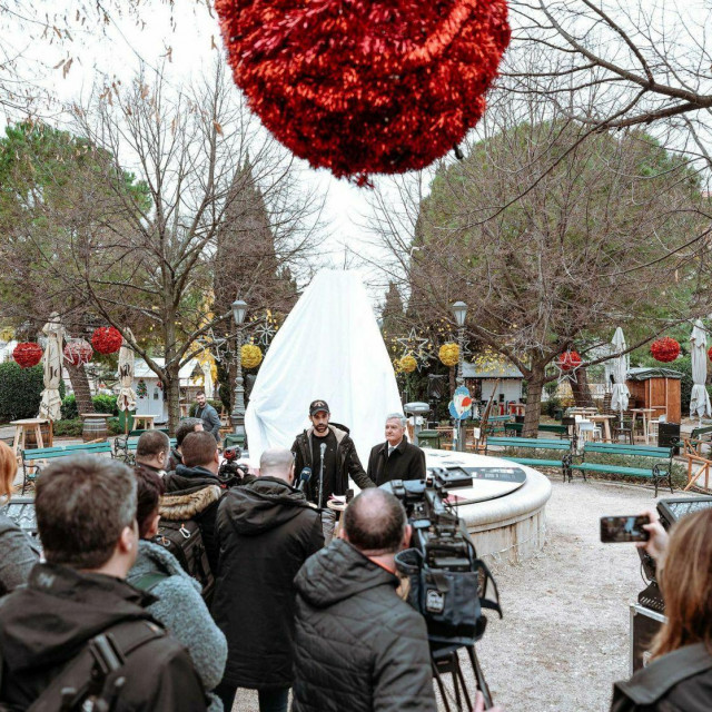 &lt;p&gt;Predstavljanje skulpture Povratak mačka Džingiskana održat će se u petak 13. prosinca u 9.30 sati u Perivoju Roberta Visianija&lt;/p&gt;