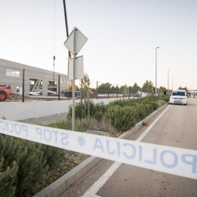 &lt;p&gt;U industrijskoj zoni Podi urušio se krov hale. Jedna osoba je smrtno stradala&lt;/p&gt;