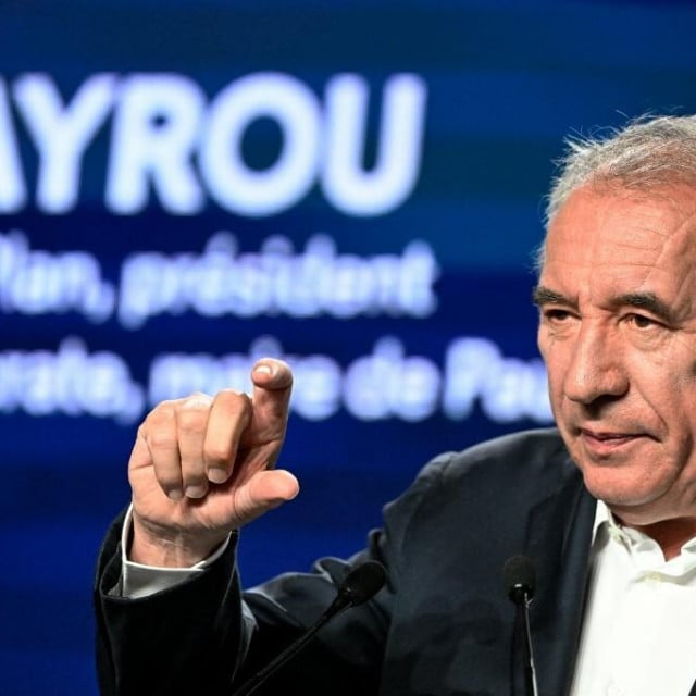 &lt;p&gt; Francois Bayrou predsjednik je centrističke stranke MoDem koju je sam osnovao i blizak Macronov suradnik kojeg podržava otkako je postao predsjednikom&lt;/p&gt;